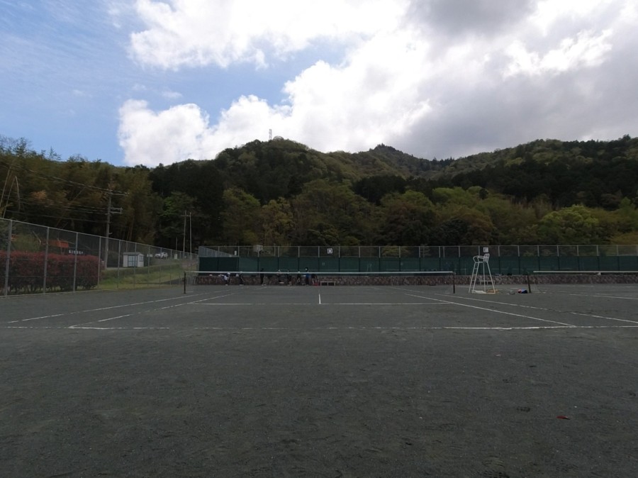 滋賀県東近江市　やわらぎの郷公園　テニスコート
